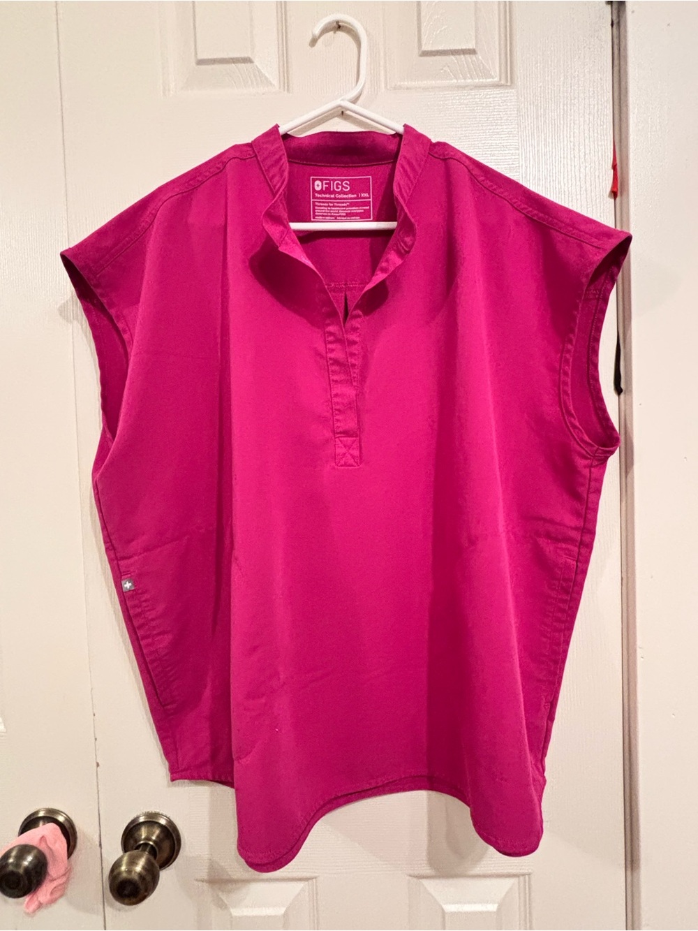 Figs Scrub Set in Raspberry Sorbet - Picture 2 of 4